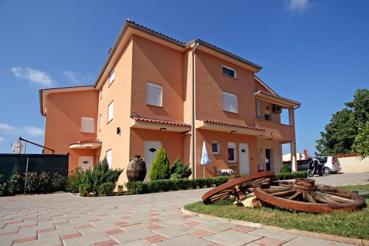 Villa Mihaela Fažana Екстериор снимка